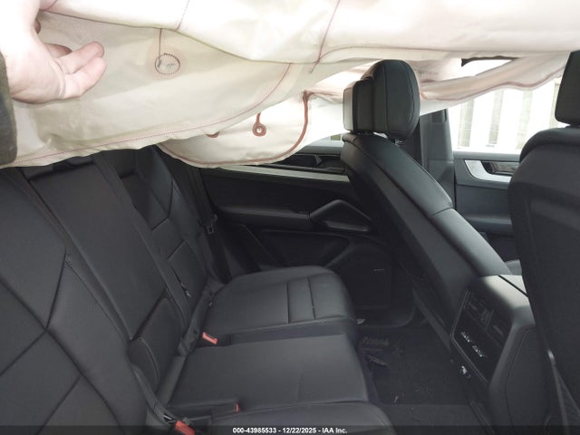 2025 PORSCHE CAYENNE WP1AA2AY0SDA04240 Photo 7