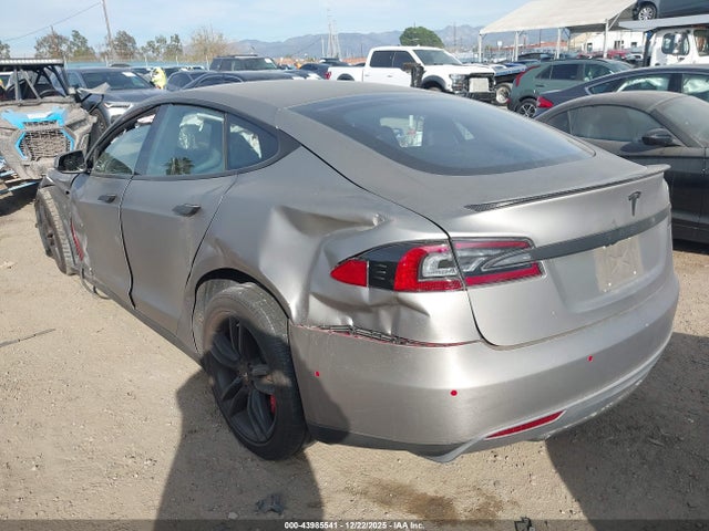 2015 TESLA MODEL S 5YJSA1H29FFP64375 Photo 2