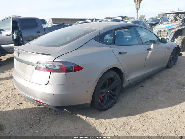 2015 TESLA MODEL S 5YJSA1H29FFP64375 Photo 3