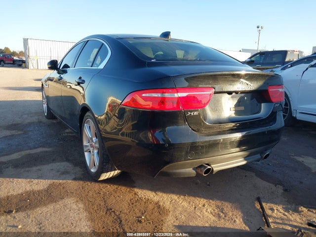 2017 JAGUAR XE SAJAE4BG5HA950997 Photo 2