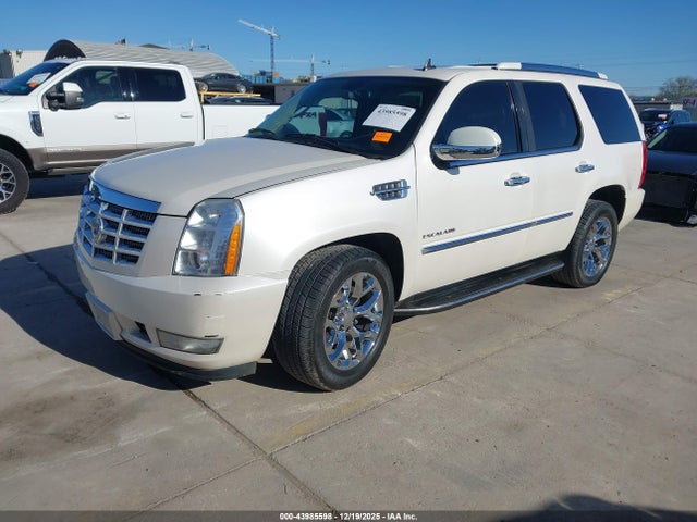 2011 CADILLAC ESCALADE 1GYS3BEF4BR260600 Photo 1