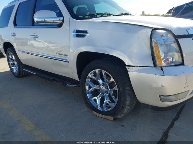 2011 CADILLAC ESCALADE 1GYS3BEF4BR260600 Photo 5