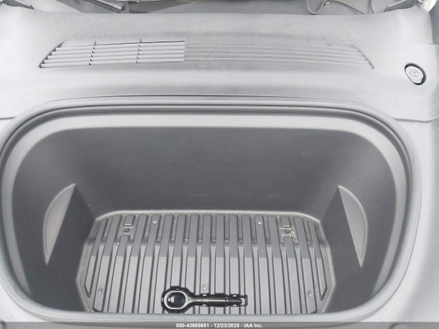 2021 TESLA MODEL Y 5YJYGAEE9MF188291 Photo 9