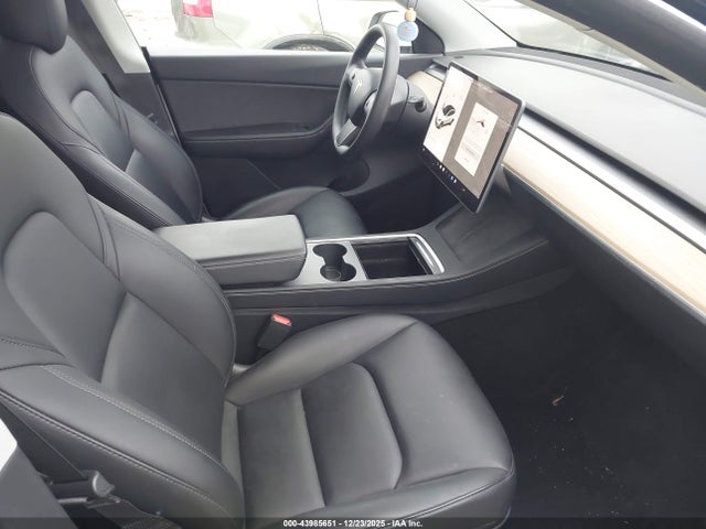 2021 TESLA MODEL Y 5YJYGAEE9MF188291 Photo 4