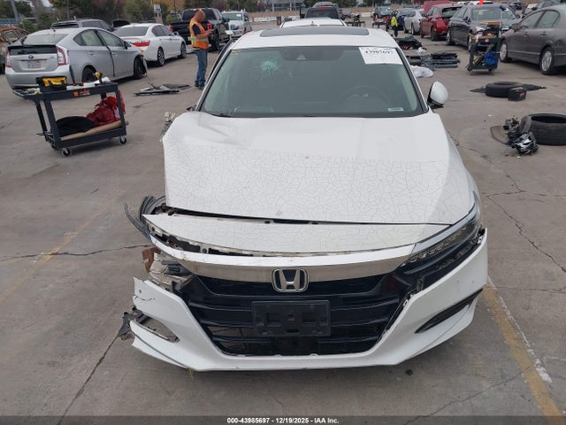 1HGCV1F96JA057942 Honda Accord Touring