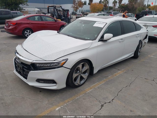 1HGCV1F96JA057942 Honda Accord Touring