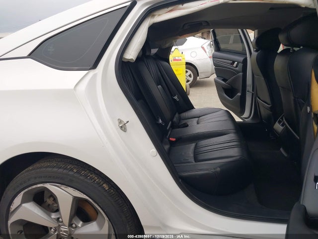 1HGCV1F96JA057942 Honda Accord Touring