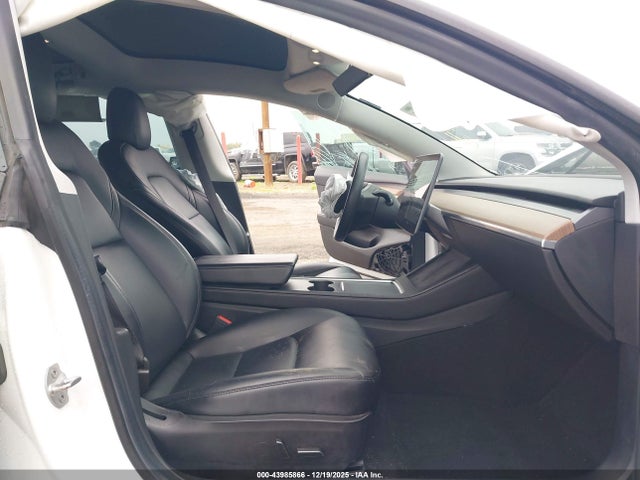 2021 TESLA MODEL 3 5YJ3E1EC8MF055455 Photo 4