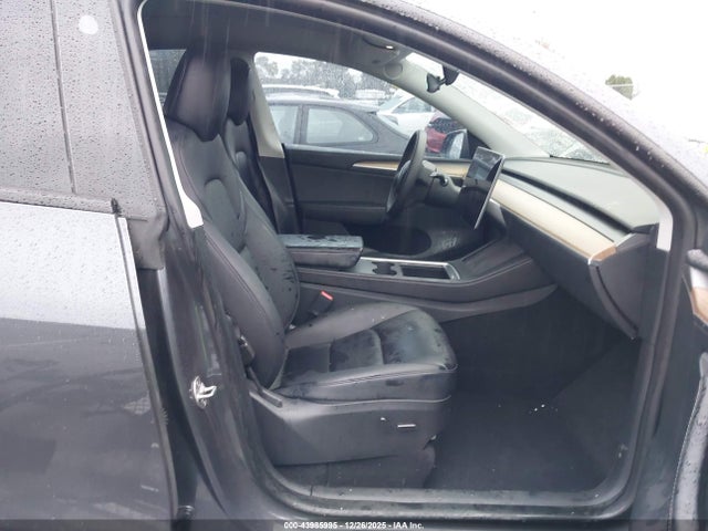 2023 TESLA MODEL Y 7SAYGDEE0PF802993 Photo 4