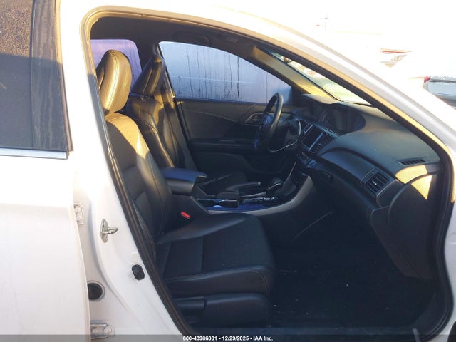 1HGCR2F52GA211076 Honda Accord Sport