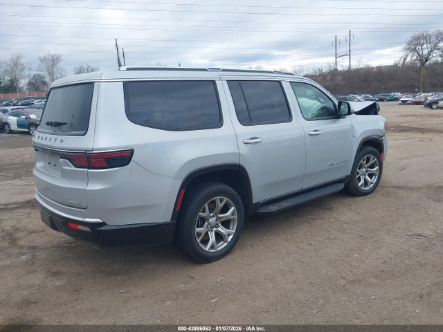 2022 JEEP WAGONEER 1C4SJVBT8NS144515 Photo 3