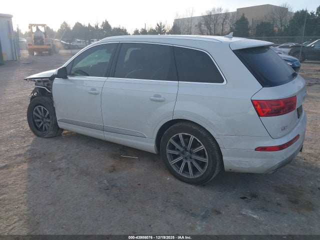 2019 AUDI Q7 WA1LHAF73KD040269 Photo 2