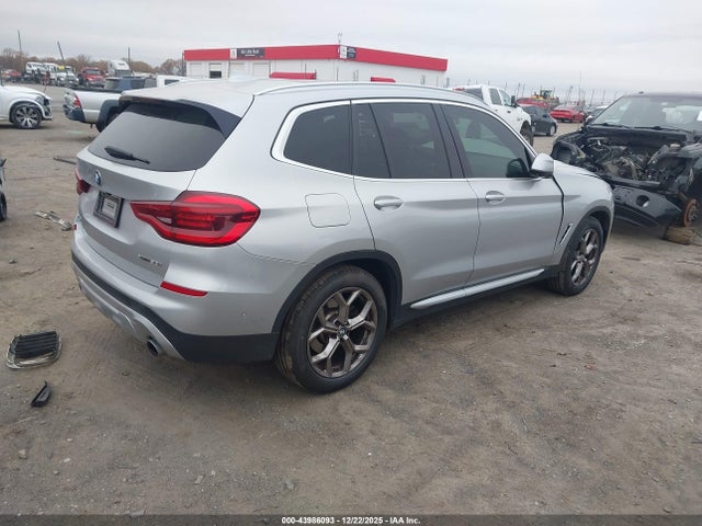 2021 BMW X3 5UXTY5C00M9H70619 Photo 3