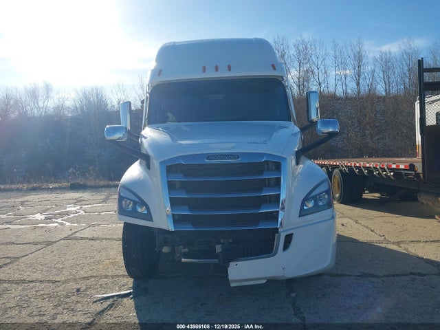 3AKJHHDR3PSNZ3671 Freightliner Detroit Diesel Dd15