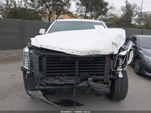 Cadillac Escalade Platinum 2018 1GYS4DKJ2JR288556 Image 13