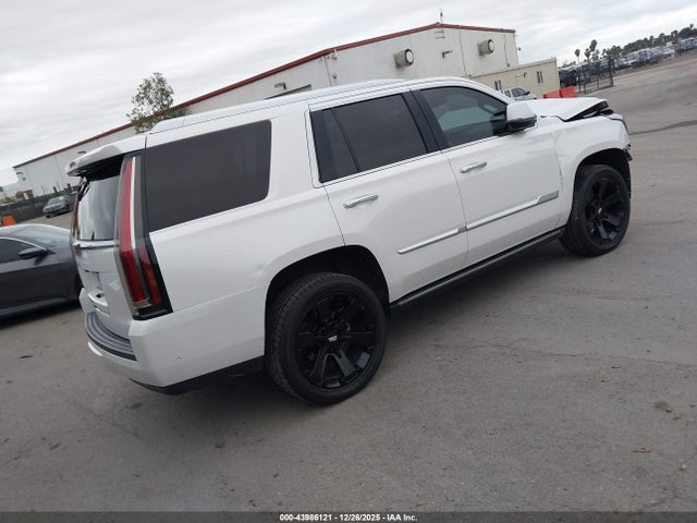 2018 CADILLAC ESCALADE 1GYS4DKJ2JR288556 Photo 3