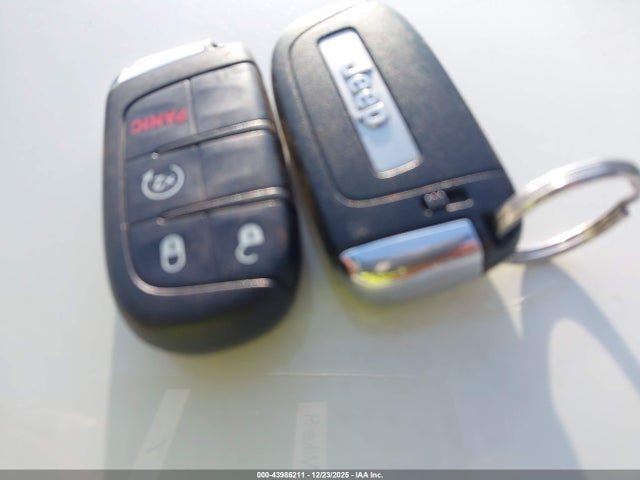 2021 JEEP RENEGADE ZACNJDD19MPM50692 Photo 10