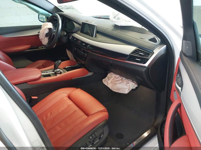 2019 BMW X6 5UXKU2C57K0Z65441 Photo 4