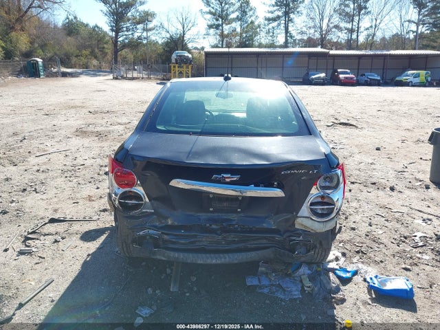 1G1JC5SH0F4182305 Chevrolet Sonic Lt Auto