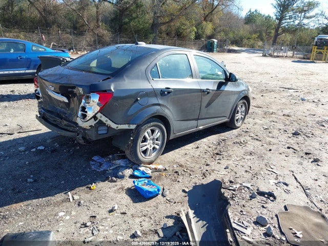1G1JC5SH0F4182305 Chevrolet Sonic Lt Auto