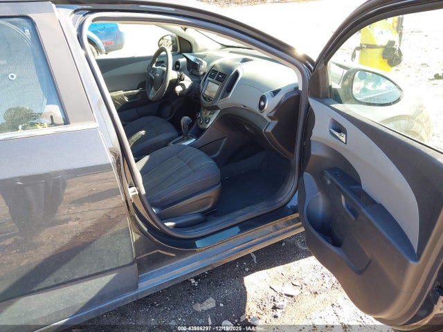 1G1JC5SH0F4182305 Chevrolet Sonic Lt Auto