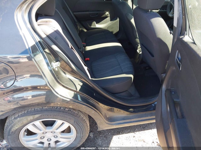 1G1JC5SH0F4182305 Chevrolet Sonic Lt Auto