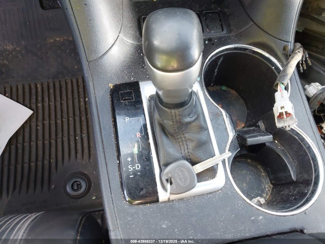 5TDZZRFH9JS274925 Toyota Highlander