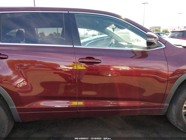 5TDZZRFH9JS274925 Toyota Highlander