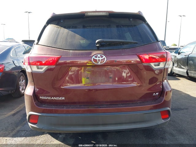 5TDZZRFH9JS274925 Toyota Highlander