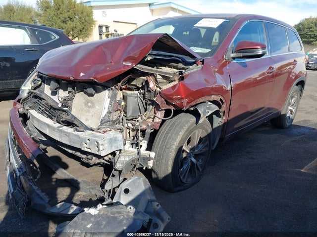 5TDZZRFH9JS274925 Toyota Highlander