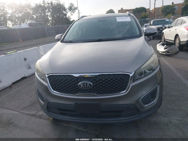 5XYPG4A50GG179348 KIA Sorento 3.3l Lx