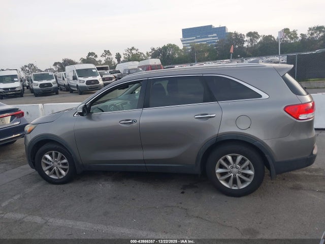 5XYPG4A50GG179348 KIA Sorento 3.3l Lx