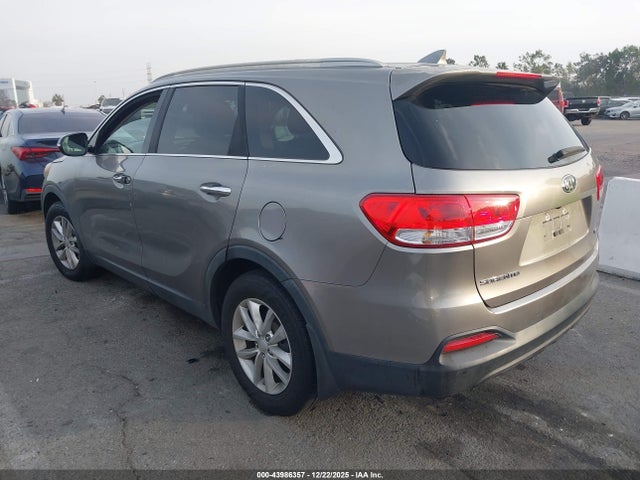 5XYPG4A50GG179348 KIA Sorento 3.3l Lx