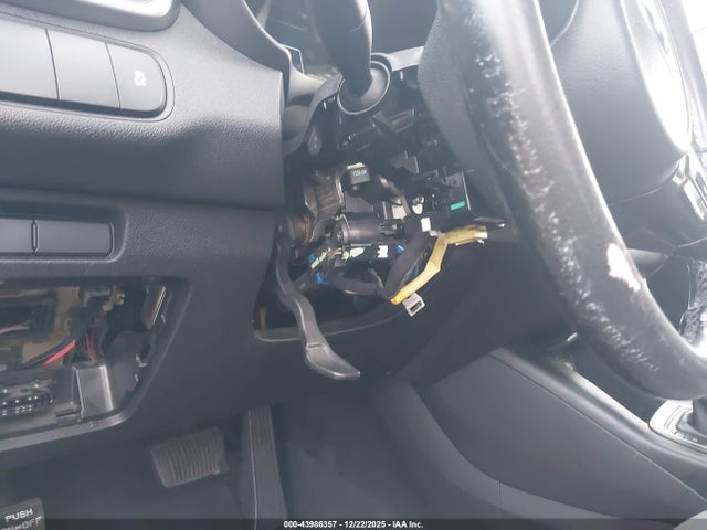 5XYPG4A50GG179348 KIA Sorento 3.3l Lx