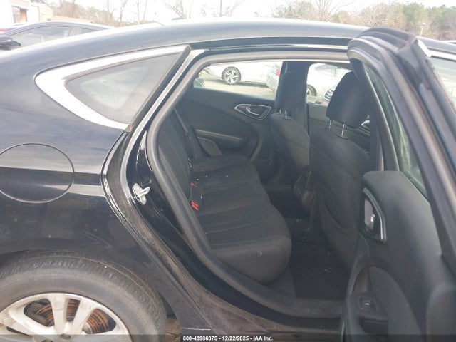 1C3CCCAB1GN106402 Chrysler 200 Limited