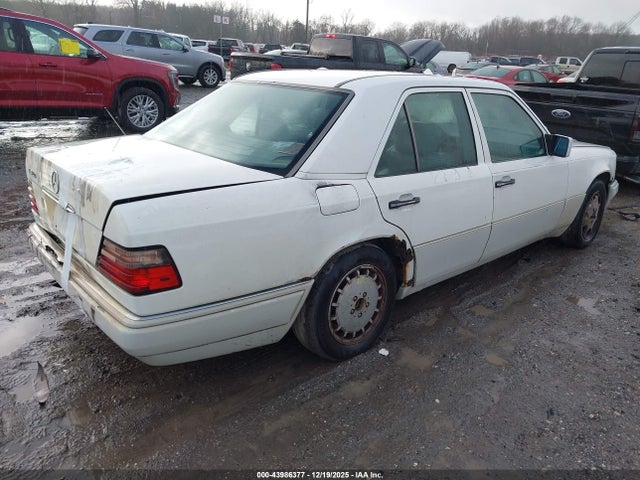 1994 MERCEDES-BENZ E WDBEA32E6RC146667 Photo 3