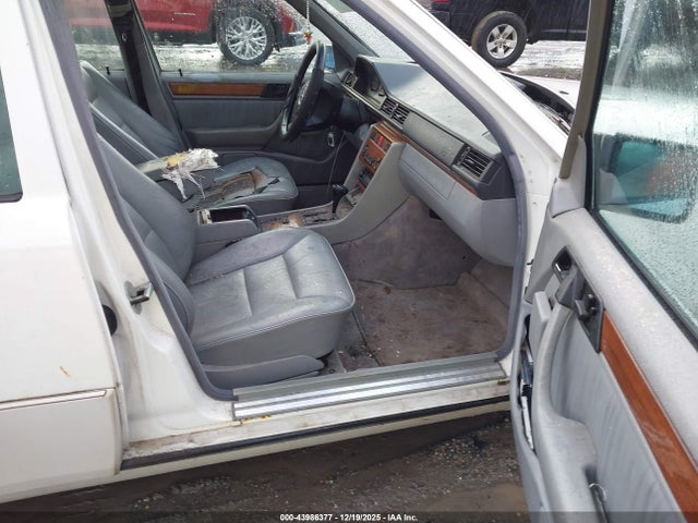 1994 MERCEDES-BENZ E WDBEA32E6RC146667 Photo 4
