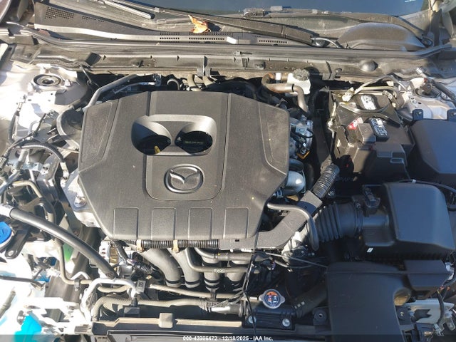 JM1BPALM8P1604621 Mazda 3 Preferred
