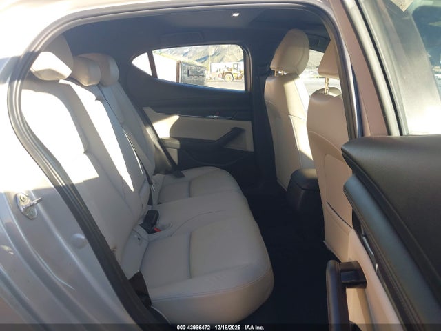JM1BPALM8P1604621 Mazda 3 Preferred