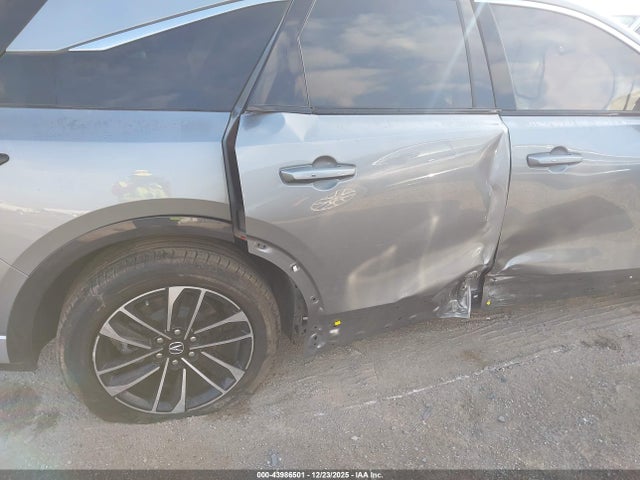 2024 ACURA ZDX 4W5KHNRL9RZ511682 Photo 5
