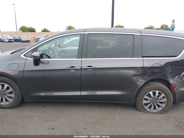 Chrysler Pacifica Hybrid Touring L 2023 2C4RC1L70PR604029 Image 14