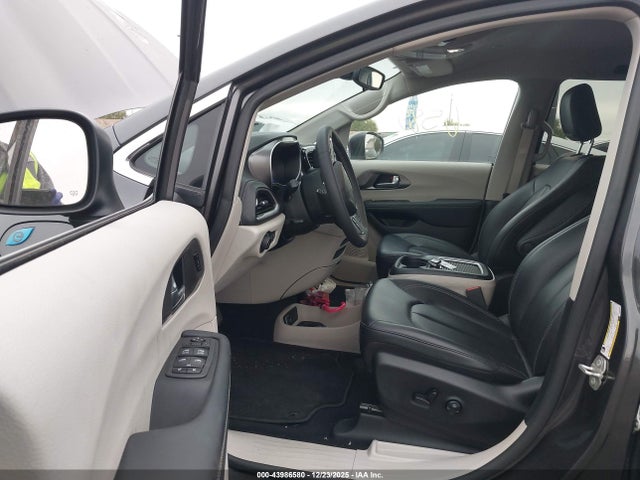 Chrysler Pacifica Hybrid Touring L 2023 2C4RC1L70PR604029 Image 5