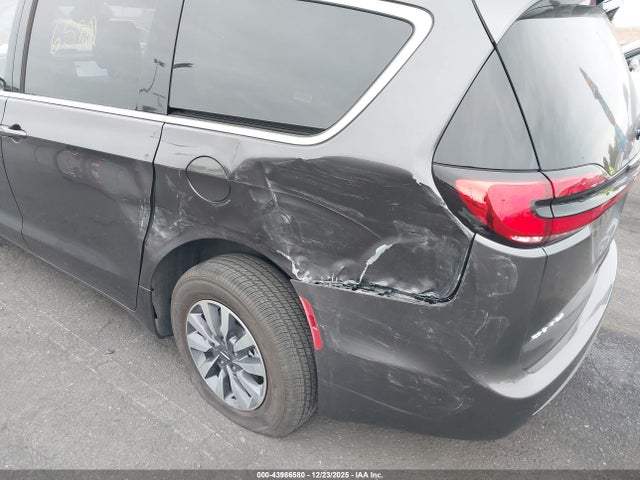 Chrysler Pacifica Hybrid Touring L 2023 2C4RC1L70PR604029 Image 6