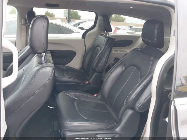 Chrysler Pacifica Hybrid Touring L 2023 2C4RC1L70PR604029 Image 8
