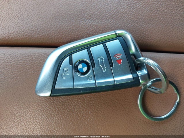 2019 BMW X5 5UXCR6C56KLL09923 Photo 10