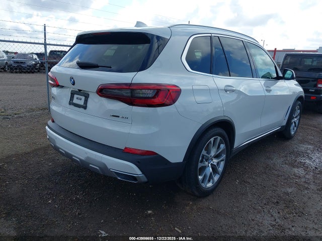 2019 BMW X5 5UXCR6C56KLL09923 Photo 3