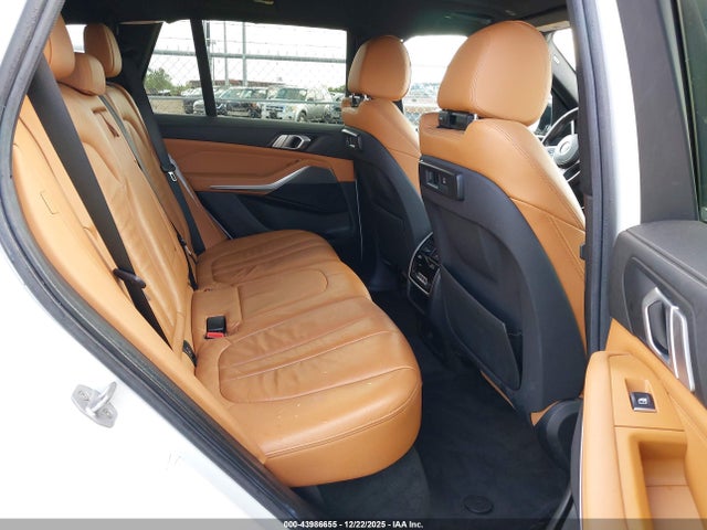 2019 BMW X5 5UXCR6C56KLL09923 Photo 7