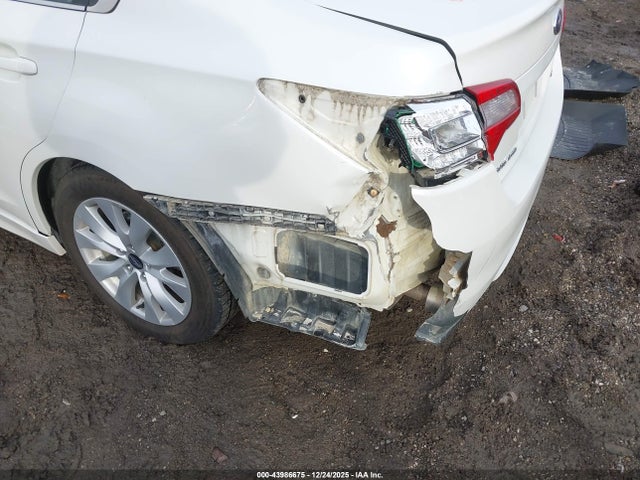 Subaru Legacy 2.5i Premium 2015 4S3BNBC66F3045022 Image 18