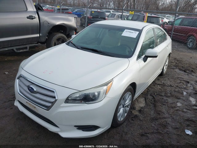 Subaru Legacy 2.5i Premium 2015 4S3BNBC66F3045022 Image 2