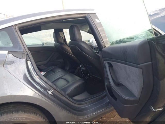 2019 TESLA MODEL 3 5YJ3E1EB1KF408137 Photo 7